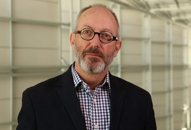 Former ABC staffer Alan Sunderland tendered his independent investigation into the public broadcaster's inaccuracies in a story in Australian soldier's alleged war crimes