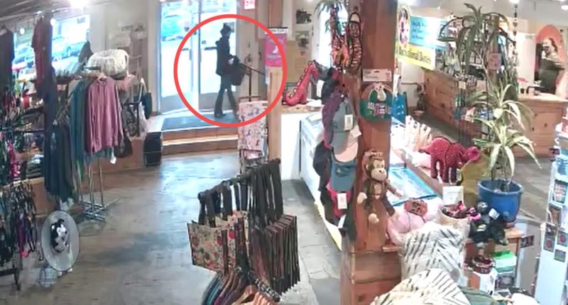 Heartbreaking footage of Gene Hackman’s wife Betsy in her last hours alive as she shops for groceries while wearing mask