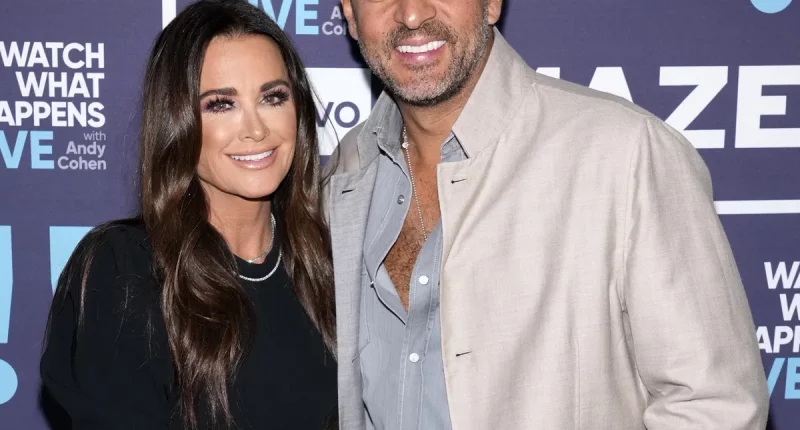 Kyle Richards and Mauricio Umansky Are Still In Contact But Don’t Talk About 1 Thing