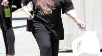 A 1980s soap opera star who then played the mother of one of the most iconic sitcom characters of the 1990s was unrecognizable in Los Angeles this week