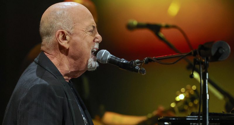 Billy Joel's Disorder That Tragically Forced Him To Cancel All Concerts