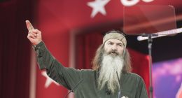 Duck Dynasty Star Phil Robertson Dead At 79