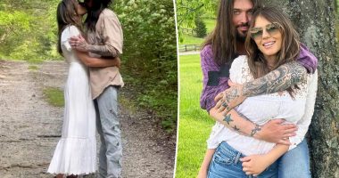 Elizabeth Hurley, Billy Ray Cyrus passionately kiss as surprise romance heats up