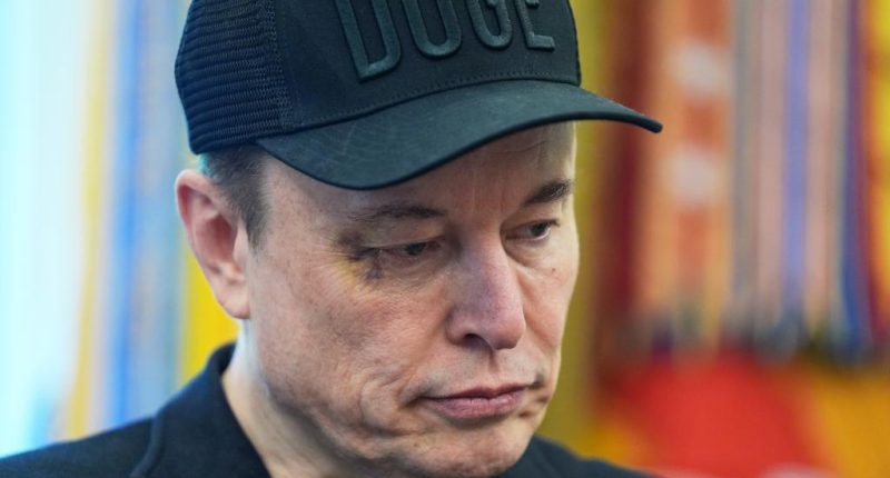 Elon Musk raises concerns after sporting black eye at White House farewell