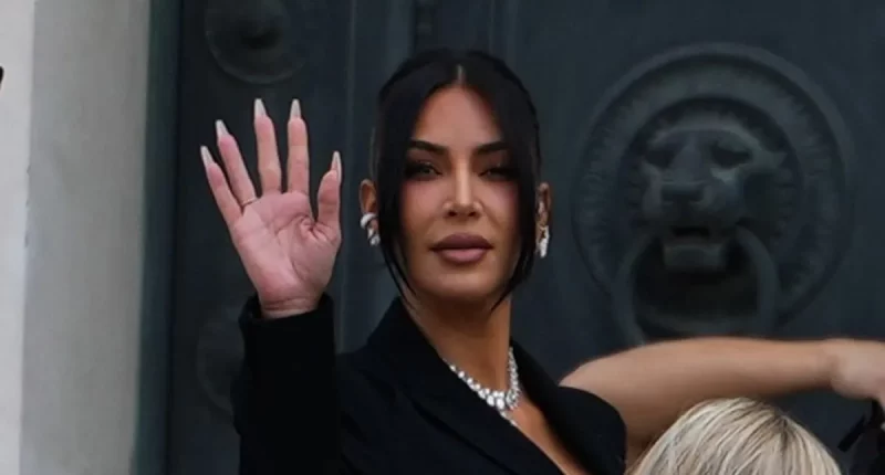 Kim Kardashian Shows up for Paris Jewelry Robbery Trial in More Than $7 Million Worth of Diamonds