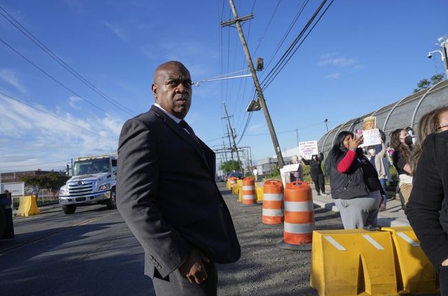 Newark Mayor Appears in Court on Trespassing Charge