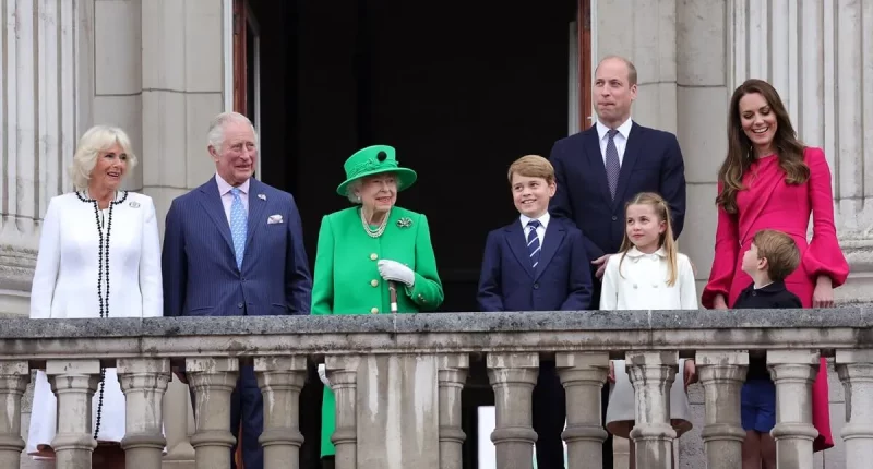 Prince William Chooses to Put Family First Even Though Queen Elizabeth Did Not, Royal Insider Insists