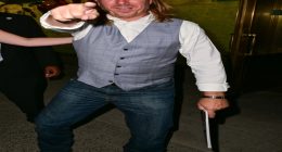 This Chip Gaines Look-Alike Has The Internet Doing A Double-Take