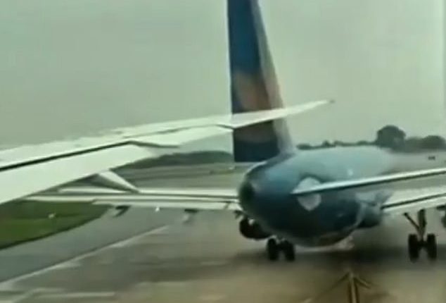 Two aircrafts were grounded on Friday at the Hanoi¿s Noi Bai International Airport after a Boeing 787-9 Dreamliner that was taxiing down the runway hit an Airbus A321 around 2pm