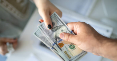 Dear Abby: My girlfriend doesn’t want me spending money on my kids