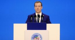 Dmitri Medvedev: A Number of Countries Ready to Gift Iran Nukes