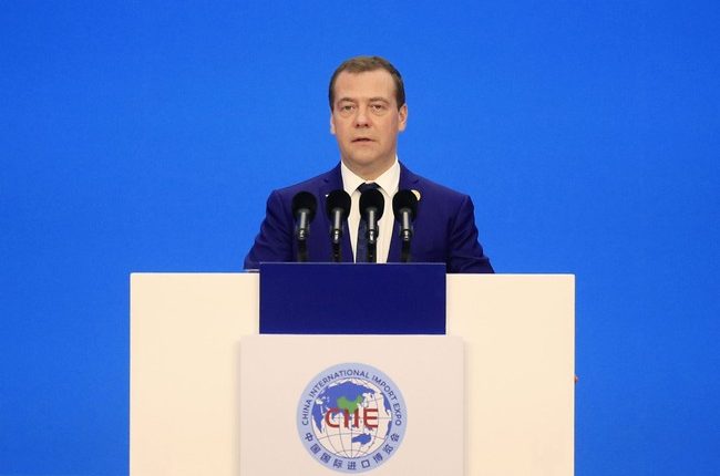 Dmitri Medvedev: A Number of Countries Ready to Gift Iran Nukes