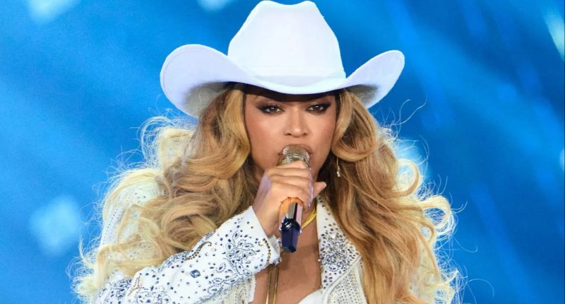 Hollywood A-lister forced to find new hotel after blundering staff double booked her £25k a night suite with Beyonce