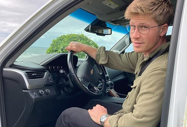 Robert Irwin is certainly no stranger to breaking the internet , but it seems that the Wildlife Warrior has found himself at the centre of another online storm and it has to do with Canadian singer Shawn Mendes , 26