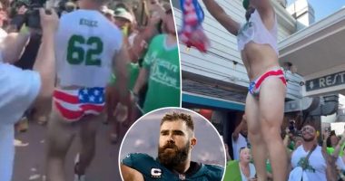 Jason Kelce strips down to American flag underwear at Eagles event