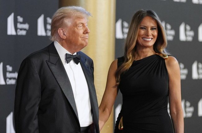 Lying Headlines That Lie: Was Trump Really 'Booed' at the Kennedy Center?