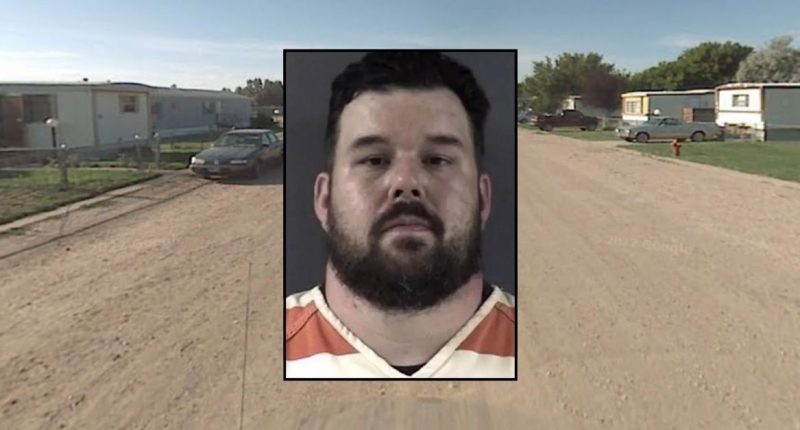 Man threatens to play Russian roulette with 2 women he went to home to 'hang out' with, deputies say