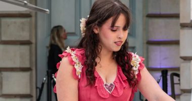 Nepo-baby daughter of A-list actress and Hollywood director wows at exhibition – can you guess her famous parents?