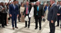 House Speaker Daniel Perez (left) and Senate President Ben Albritton (right) took part in a traditional hanky-drop ceremony marking the end of the legislative session. (Tom Urban/NSF)