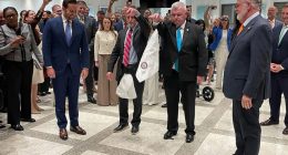 House Speaker Daniel Perez (left) and Senate President Ben Albritton (right) took part in a traditional hanky-drop ceremony marking the end of the legislative session. (Tom Urban/NSF)