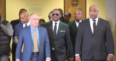 R. Kelly seeking pardon from President Trump for racketeering, sex trafficking convictions