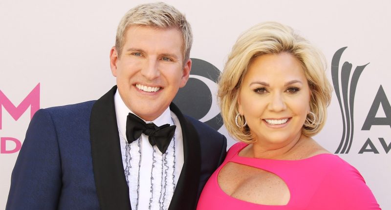 Red Flags In Julie & Todd Chrisley's Relationship Are Really Worrisome