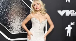 Sabrina Carpenter Opened Up About Her ‘Weird’ Connection With Dolly Parton 