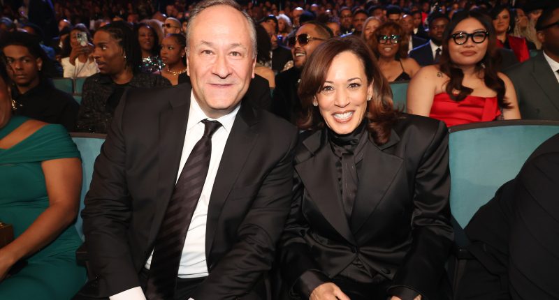 Signs Kamala Harris & Doug Emhoff's Marriage Is Secretly On The Rocks