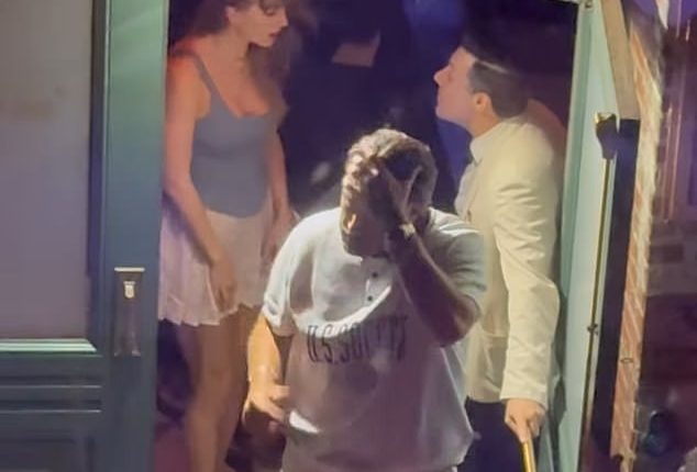 Taylor Swift and Travis Kelce were seen leaving a restaurant by a shocked fan in New York
