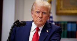 Trump's Embarrassing Air Force One Slip-Up Has Everyone Saying The Same Shady Thing
