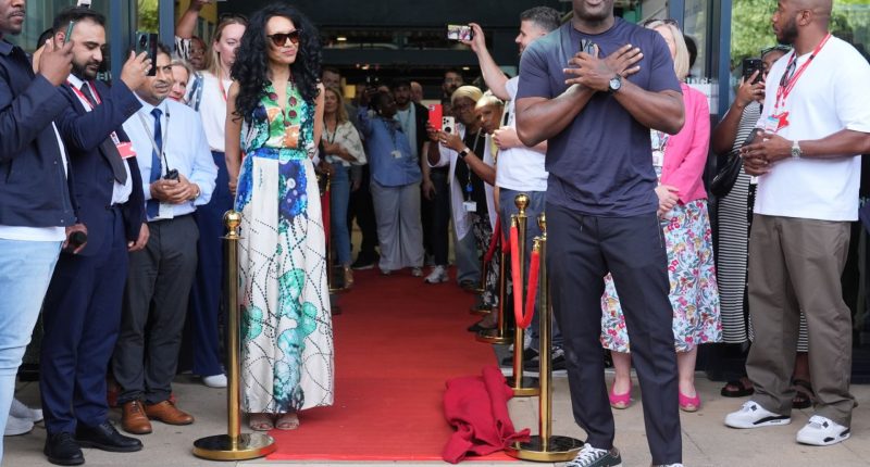Watch the moment Idris Elba is given top MOBO honour by Kanya King