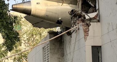 Investigators are focusing on the actions of the cockpit crew, with early assessments indicating no apparent fault with the Boeing 787 Dreamliner
