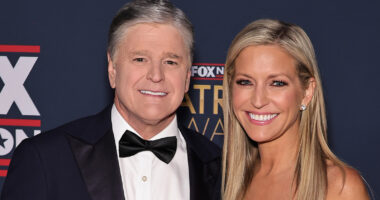Alarming Red Flags In Ainsley Earhardt & Sean Hannity's Relationship