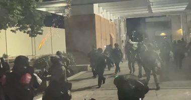 Chaos erupted at an ICE detention facility in Portland, Oregon after protesters attempted to storm holding cells