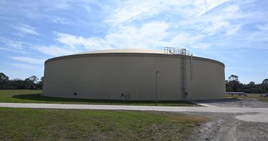 A 6 million-gallon tank at Wastewater Treatment Plant 1. The city needs a similar equalization tank built there. (© FlaglerLive)