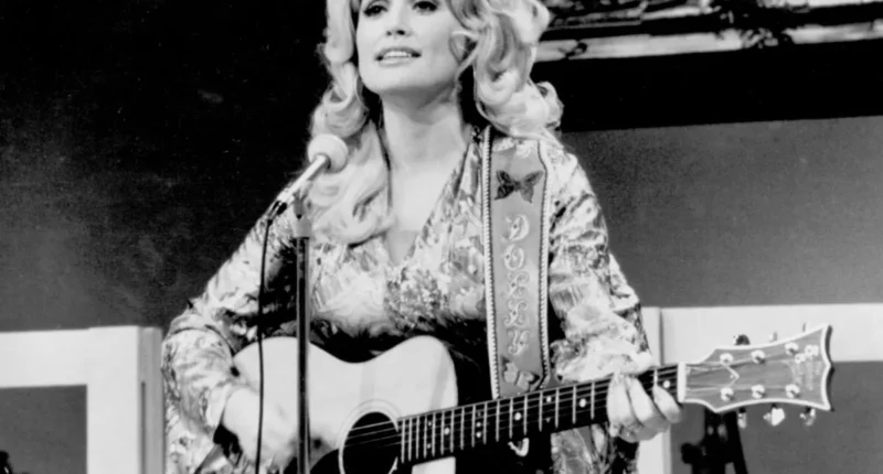 Dolly Parton Scrapped an Album of Bob Dylan Covers Because of the Way He Responded to 1 of Her Requests