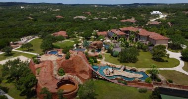 Here's A Full Video Tour Of Tony Parker's Insane Texas Estate (With Private Waterpark!!!) That Just Blew Kai Cenat's Mind