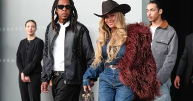Jay-Z Kisses and Performs With Beyoncé on Stage in Shocking ‘Cowboy Carter’ Atlanta Moment