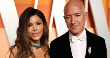 Jeff Bezos' Rumored Purchase Proves Lauren Sánchez Has Him Wrapped Around Her Finger