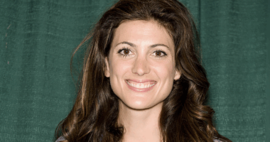 Julia Benson Net Worth