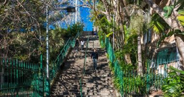 People who live in or have recently visited Potts Point are urged to be vigilant for symptoms following a deadly Legionaire's disease outbreak