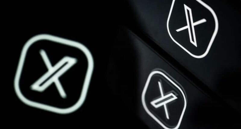 Nearly 1,000 users report apparent X outage