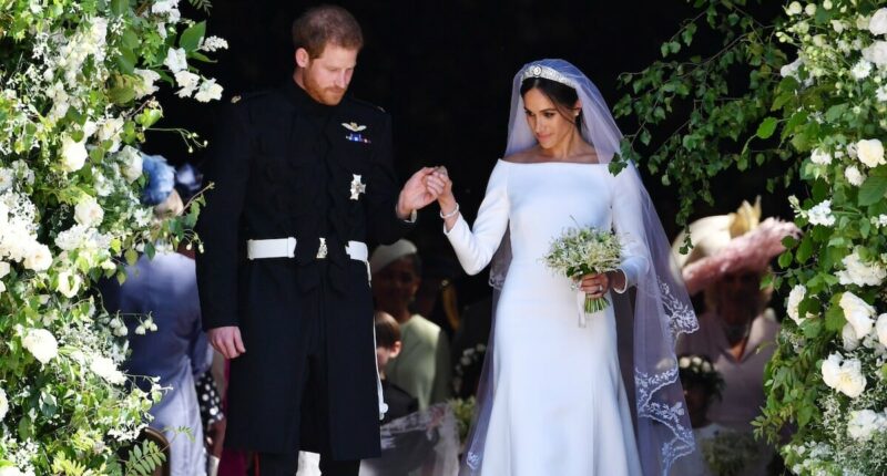 Prince Harry and Meghan’s Wedding Photographer Reveals Who He Had to Bribe After the Ceremony Ended