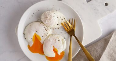 Poached eggs: You are likely to have a taste for decorative clothing and upbeat music. You are also outgoing and happier than most people