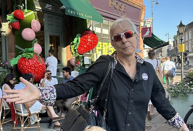 Tennis legend Martina Navratilova has told of being turned away from the Ivy restaurant in Wimbledon due to her dog