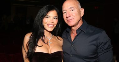 Unfiltered Wedding Pics Of Lauren Sanchez Don't Do Her Botched Face Any Favors