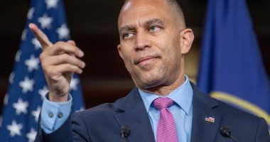 WATCH: House Democrat Snoozes on Camera During Hakeem Jeffries' Fauxlibuster