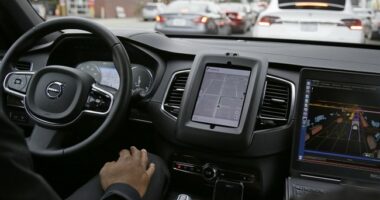 Boston Taxi Drivers Union Wants a 'Human Safety Operator' in Commercial Autonomous Vehicles