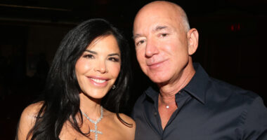 Jeff Bezos' Divorce From MacKenzie Scott Will Forever Haunt His Reputation (& Lauren Sánchez)
