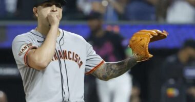 Traded pitchers fly home with ex-teams before Mets loss to Giants